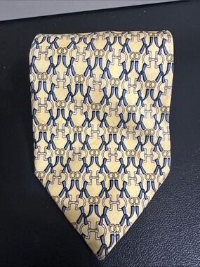 Paolo Gucci Yellow Tie with Blue Chain-Link Pattern